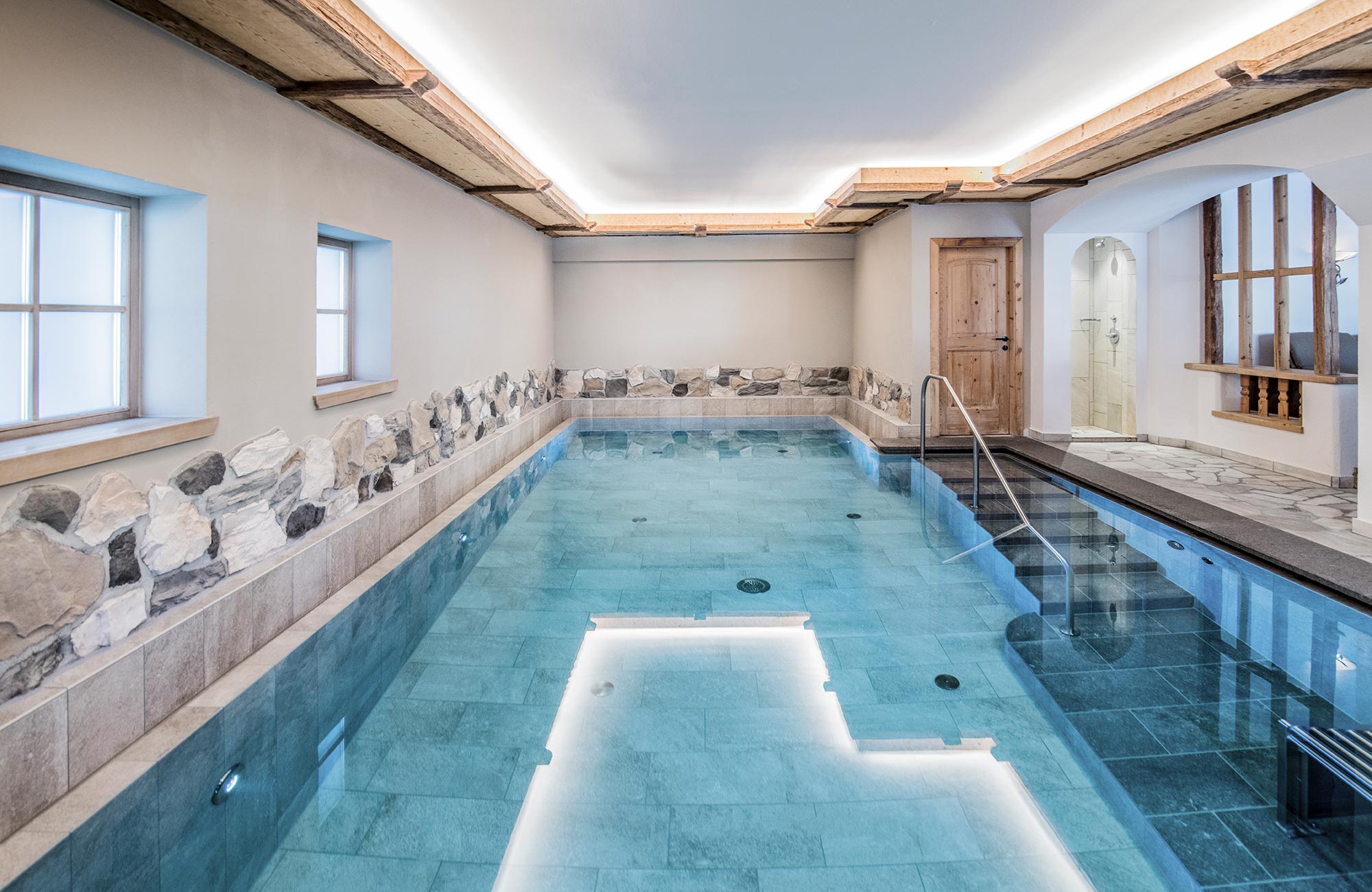 Schwimmbad im Wellnessbereich - Hotel Wieser

