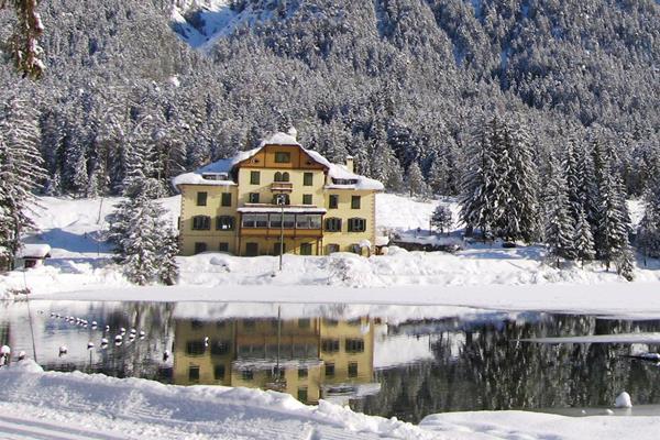 Hotel Baur al Lago (Dobbiaco) in inverno