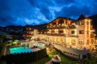 Hotel Tirolerhof (Monguelfo-Tesido / Tesido) in estate