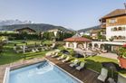 Mirabell Dolomites Hotel - Luxury Ayurveda & SPA (Olang / Mitterolang) im Sommer