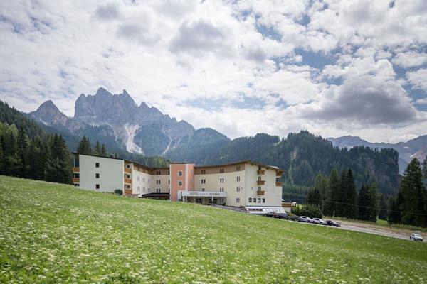 Asterbel Mountain Refugium & Spa Hotel