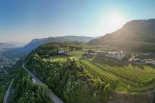 Hotel Tenz (Montan) im Sommer