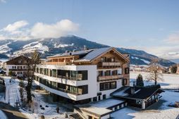 Alpinhotel (Olang / Oberolang) im Winter