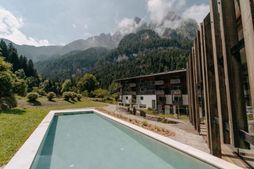 Hotel Bad Ratzes (Siusi allo Sciliar) in estate