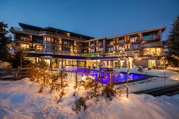 Hirzer 2781 - Pure Pleasure Hotel (Avelengo) in inverno
