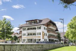 Hotel am Park (Olang / Mitterolang) im Sommer