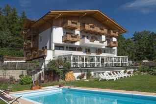 Naturhotel Edelweiss (Terenten) im Sommer