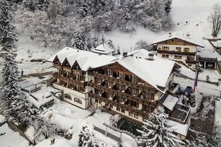 Genießerhotel Alpenhof (Ulten / St. Walburg) im Winter