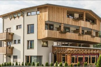Residence Aichner (Bruneck / Reischach) im Sommer