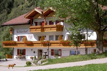 Kühlerhof (Antholz) im Sommer
