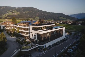 Alpinhotel Keil (Valdaora / Valdaora di Sopra) in estate