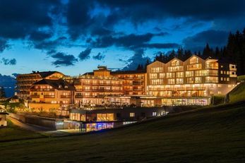 Hotel Cristal (Deutschnofen / Eggen) im Sommer