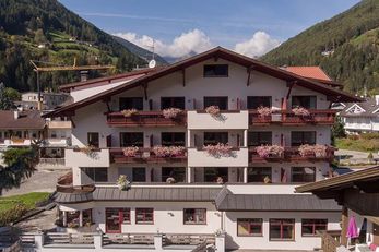 Hotel Hellweger (Campo Tures) in estate