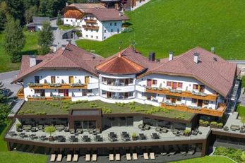 Hotel Christoph (Valdaora / Sorafurcia) in estate