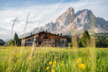 Ütia de Börz (St. Martin in Thurn / Antermoia) im Sommer
