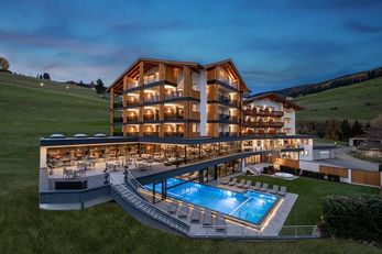 Hotel Edelweiss (Mühlbach / Meransen) im Sommer