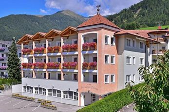 Residence Diana (Terenten) im Sommer