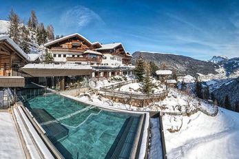 Charme Hotel Uhrerhof Dëur  (Ortisei / Bulla) in inverno