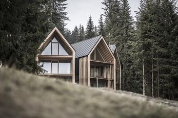 Waldchalets Obomilla (Rio di Pusteria / Maranza) in estate