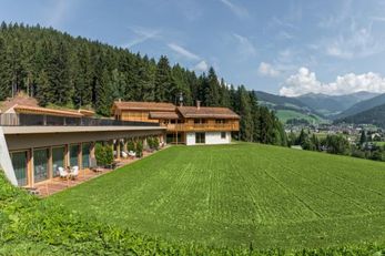 Tublà - Hof Maistatt (Dobbiaco) in estate