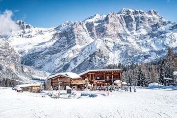 Ütia Saraghes (Abtei / St. Kassian) im Winter