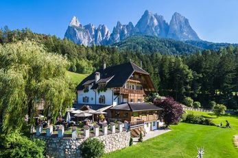 Golfhotel Sonne (Kastelruth / St. Vigil) im Winter