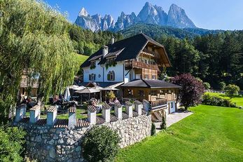 Golfhotel Sonne (Kastelruth / St. Vigil) im Sommer