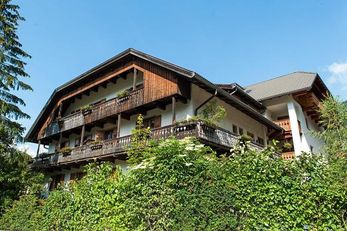 Residence Pichlerhof (Rasen) im Sommer