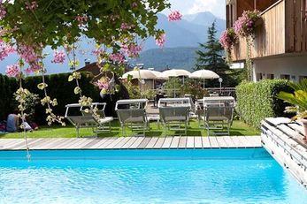 Genießerhotel Tirolerhof (Rodeneck / Vill) im Sommer