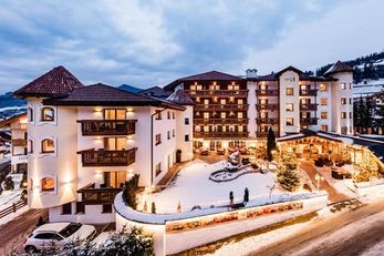 Hotel Almhof Call (St. Vigil in Enneberg) im Winter