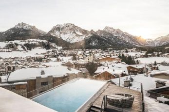 Excelsior Dolomites Life Resort (St. Vigil in Enneberg) im Winter