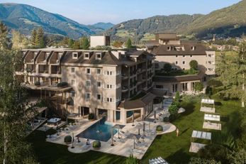 Hotel Majestic ****S (Bruneck / Reischach) im Sommer