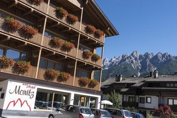 Hotel Moritz (Toblach) im Sommer