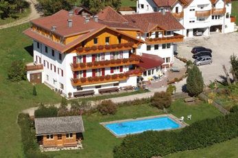 Pension Raffalthof (Terenten) im Sommer