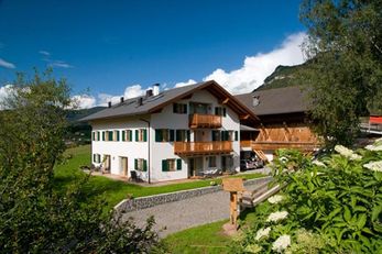 Wegmacherhof (Kastelruth) im Sommer