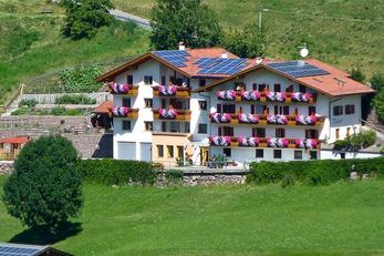Residence Töglhof (Villnöß) im Sommer