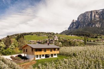 Neuhuberhof (Fiè allo Sciliar) in estate