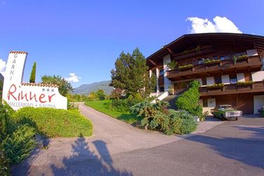 Garni Rinner (Laces) in estate