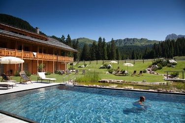 Tirler Dolomites Living Hotel (Seiser Alm) im Sommer