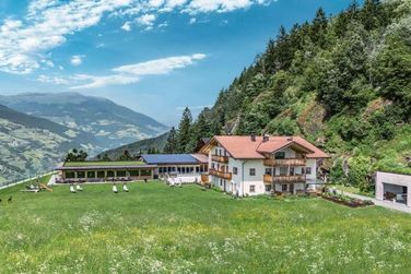 Moarl Hof (Kastelruth / Tagusens) im Sommer