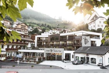 Aktiv & Wellnesshotel Traube Post (Graun / Reschen) im Sommer