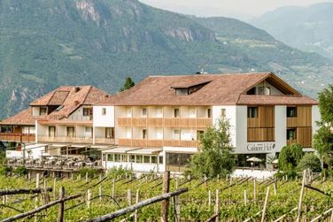 Hotel Girlanerhof (Eppan / Girlan) im Sommer