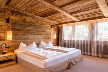 Cësa Sassela (St. Ulrich) im Winter