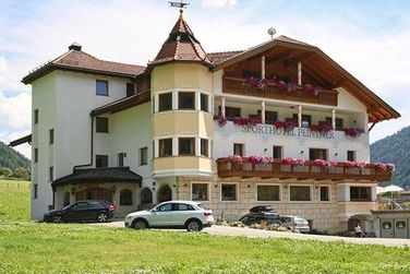 Hotel Peintner (Mühlbach / Vals) im Sommer