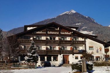 Hotel Schwarzbachhof (Ahrntal / Luttach) im Winter