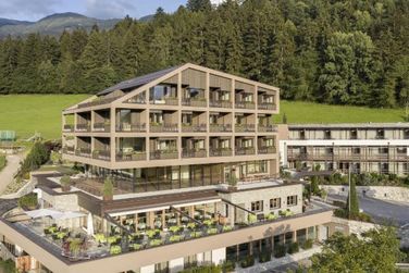 Hotel Fischer (Brixen / St. Andrä) im Sommer