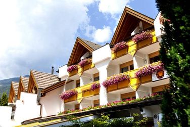 Hotel Löwenhof (Bressanone) in estate