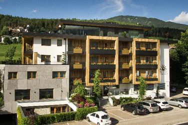 Alpin Hotel Sonnblick (Perca) in estate