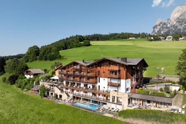 Hotel Emmy - five elements (Völs am Schlern) im Sommer