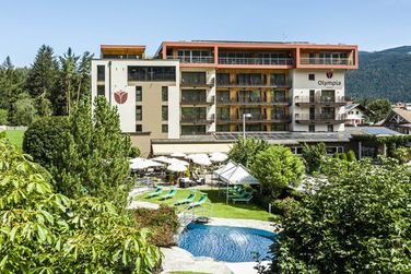 Hotel Olympia (Bruneck / Reischach) im Sommer